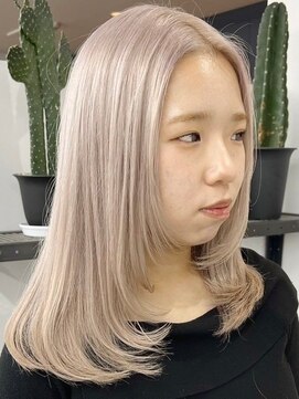 ウィコ 新宿(WICO) レイヤーホワイトベージュ[新宿駅/美髪/ピンクブラウン]