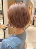 ピンクベージュ