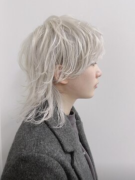 ピークアブー アヴェダ アトレ恵比寿(PEEK-A-BOO AVEDA) ホワイトウルフ