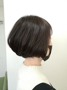 ニーネ バイ アグ(ni-ne by Agu)の写真/白髪を味方に、自然な艶と上品さを引き出す大人のグレイカラーで、毎日がもっと素敵になる髪色へ[甲東園]