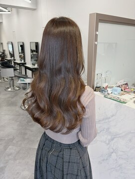 アース 青葉台店(HAIR&MAKE EARTH) 大人っぽく仕上げる上品なコテ巻きスタイル【青葉台】