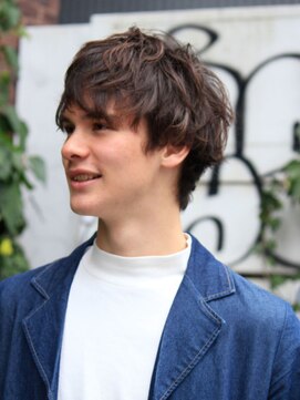 ブークル(boucle) 外国人セミウェット無造作ショート