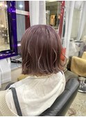 ピンクベージュ×ボブ