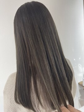 オウチ(outhi) グレージュ