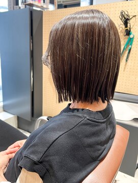 ヘアアンドライフ エジェリデイズ(hair&life egerie days) ハイライト・ベナボブ・グレージュ・艶髪