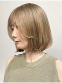 ミルクティーベージュ切りっぱなしボブタッセルボブレイヤーボブ