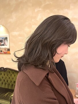 ビュートリアム265(BEAUTRIUM 265) オリーブグレージュ 韓国ヘア おくれ毛 顔まわりレイヤーロング