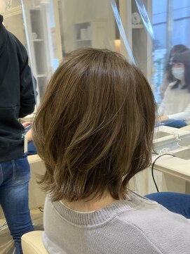 エイミーバイアフロートザガーデン 浦和店(amie by afloat the garden) 白髪もオシャレに染め、くびれレイヤーボブ【浦和】