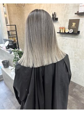 エピ(epi) バレイヤージュ/切りっぱなしボブ