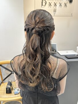 ディーエックス スリー(Dxxxx III) ハーフアップアレンジ REI