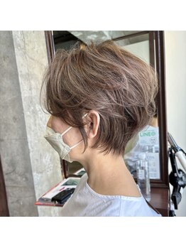 キー(key)の写真/大人女性に似合う上品なカラーを実現!ハイライトで柔らかさや透明感を演出しワンランク上のデザインに◇