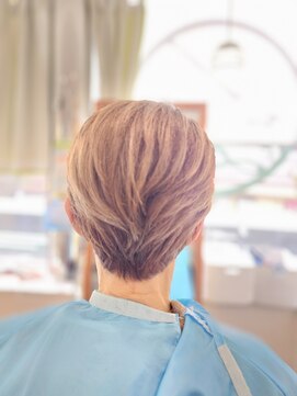 レリビー アウラ(LELiBE_'aula) ショートヘアー