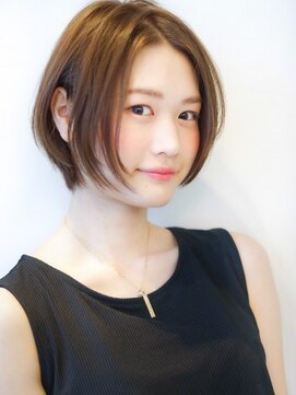 ネオリーブ クーロ(Neolive curro) 大人気の美シルエットな前下がりショートボブ