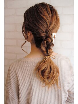 ヴィックス クリスタル(VIC’S crystal) 【VICS川口】編みおろしアレンジ♪三つ編みローポニー《チヒロ》