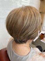 エム インターナショナル 春日部本店(EMU international)&nbsp;白髪を活かしたハイライト