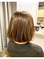 カミケンガレリア(kamiken. galleria)&nbsp;艶感かわいい透明感ふんわり大人ボブ【カミケンガレリア】