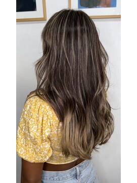 メロウ(MELLOW) ＃地毛ハイライトonベージュカラー