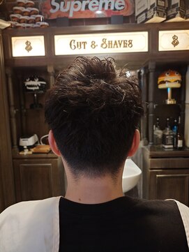 バレス 田町(BALES) [スキンフェード/ツイストスパイラル/田町]