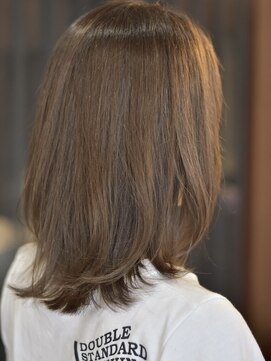 スイ(Sui) ゆったりセミディ/透明感ベージュ