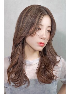 メゾンドムニ 恵比寿(Maison de MUNi) 30代40代センターパートアッシュベージュナチュラル透明感