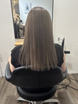 ココロヘアー ウィル 半田山店(Cocolo hair Will) 透け感グレージュロング