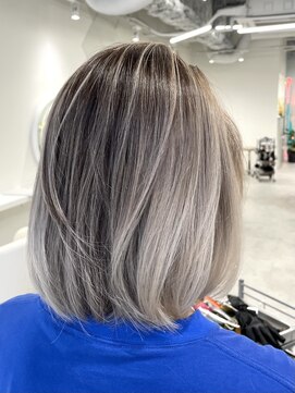 イリス 名古屋 名駅(Iris) 名駅/名古屋/ブリーチ/縮毛矯正/ダブルカラー/エクステ/髪質改善