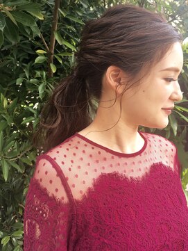 ブルー(BLUE) ポニーテールアレンジ