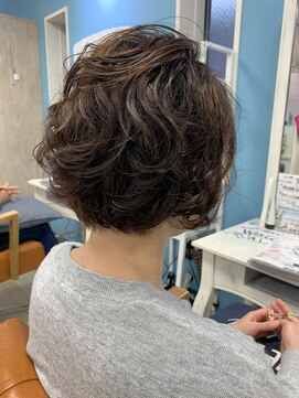アラワラブルー(arrawarra blue) くるくるミディアムボブ/20代/30代/40代/50代/倉敷駅/白楽町
