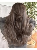 ふんわりミディアムシースルーバングアッシュカラー大人ボブ