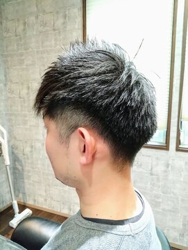 セブン(SEVEN) サイドはツーブロック！ソフトモヒカン風に