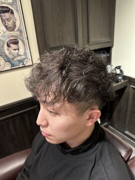 バレス 田町(BALES) [スキンフェード/ツイストスパイラル/田町]