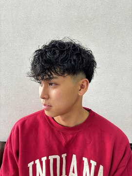 髪屋 清潔感溢れるフェードスタイル+MIXパーマ【男らしさUP】