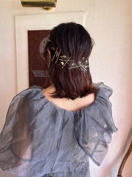 美容室 メザミー MESAMIES 金箔ヘアアレンジ結婚式お呼ばれ二次会ヘアセットミディアム
