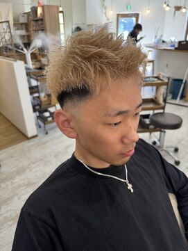 アクシュ(aqush) アップバング×ベージュ