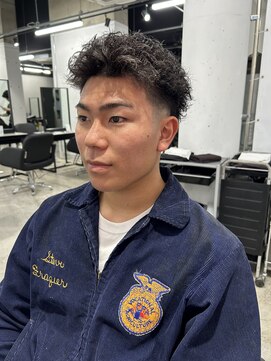 ピア ヤクイン(Pia Yakuin) 仏陀パーマ　スキンフェード