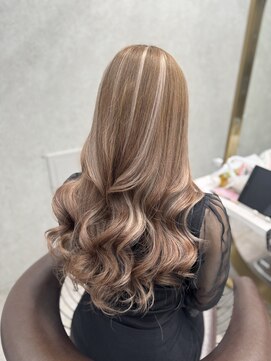 ロンド レア 天神大名店(Lond Le’a) 学生向け成人式ハイトーン！