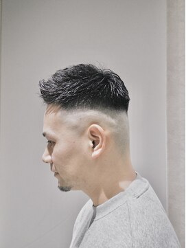 アレアル 広島並木通り店(ALEAR) スキンフェード×ベリーショート