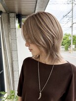 シュエット(CHOUETTE)&nbsp;ショートレイヤー×白髪ぼかしハイライト