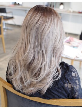 ザ オーダー(THE ORDER) 【ＴＨＥＯＲＤＥＲ】ホワイトブリーチグラデーションカラー