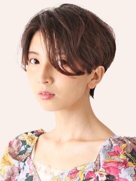 ロビー 表参道(ROBBY) 大人かわいいセンターパートショート