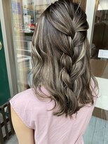 ミニム ヘアー(minim hair)&nbsp;【minim×日比】筋感ハイライト☆