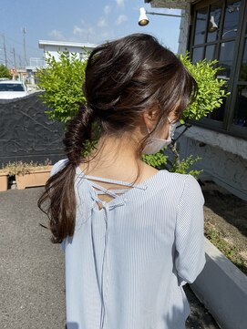 モニュメント(Monument) 紐アレンジ風ポニーテールアレンジ