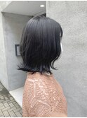 切りっぱなし外ハネボブ と ブルーブラック