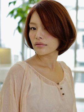 レポゼ 日本橋室町(Repose) 大人な雰囲気の前下がりボブ