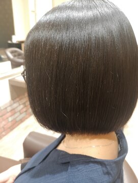 ルシードスタイル クリザンテーム ツヤツヤワンレンボブ