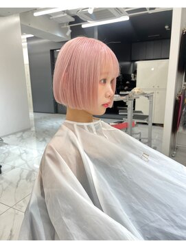 ランテルディ 渋谷(LANTERDIT) ホワイトピンク ショートボブ フルバング ワイドバング