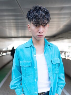 イオ 本厚木(io) スペインカールハイライト刈り上げイメチェン短髪