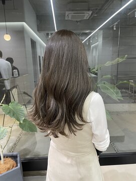 カノイ(KANOI) オリーブカラー/レイヤースタイル/透明感カラー