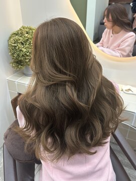 リラ バイ ミラ 新宿(LILA by MILA) メルティカラーフェミニンロング似合わせカットレイヤーカット