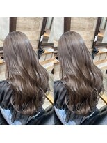 シー.(SHE.)&nbsp;ミルキーグレージュ×ロングスタイル